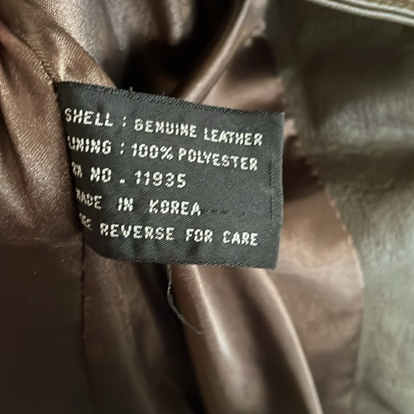 Women’s long brown leather coat. - Picture 7 of 11